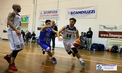 Sconfitta interna per la Limongelli Dinamo Basket Brindisi che segna il passo contro la capolista Giuseppe Angel Manfredonia con il punteggio di 66-89.