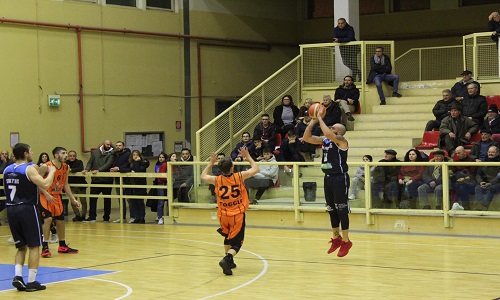 Basket:La Dinamo torna alla vittoria contro il Foggia 