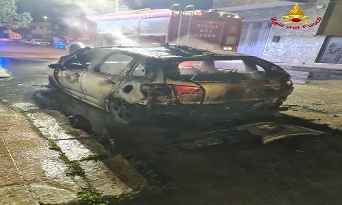 Cellino S.Marco Incendio di un'auto nella notte