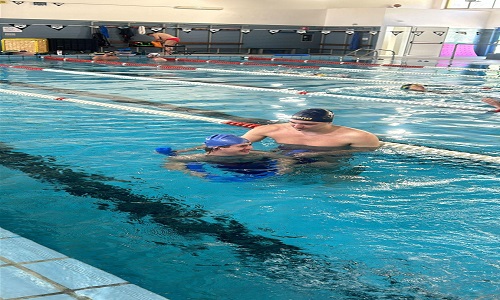 Integrazione scolastica, al via il laboratorio inclusivo di nuoto con 20 ragazzi 