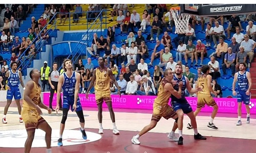 Valtur Brindisi buona la prima.Vittoria di carattere contro Cremona 59-66