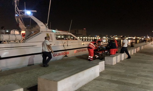 Brindisi: marittimo della nave “Eurocargo Alexandria” soccorso dagli uomini della capitaneria di porto