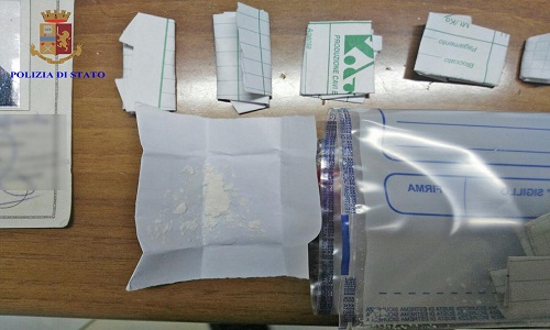 Ostuni: un arresto per droga. Sequestrati 15 francobolli  di cocaina per un peso di circa 10 grammi. Denunciate anche 2 donne nel corso della stessa operazione