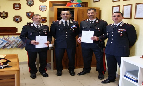 Francavilla Fontana: il Comandante Provinciale dei Carabinieri di Brindisi premia i militari che hanno arrestato gli autori della tentata rapina a mano armata a un centro scommesse.