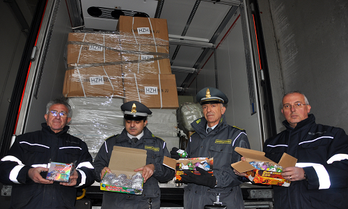 Brindisi: sequestrati nel porto oltre 100mila articoli tra merce contraffatta e giocattoli senza i requisiti minimi di sicurezza