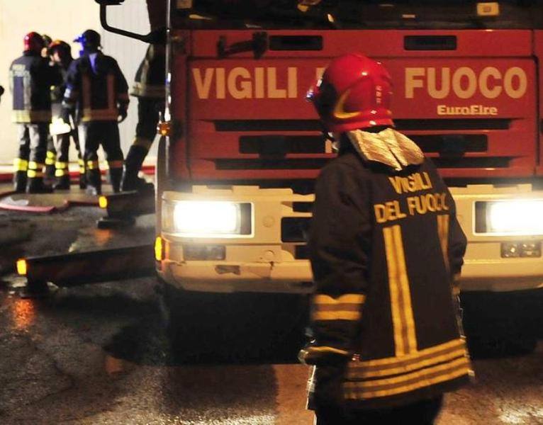 Brindisi: ancora roghi in città. Intervento dei Vigili del fuoco al rione S.Elia