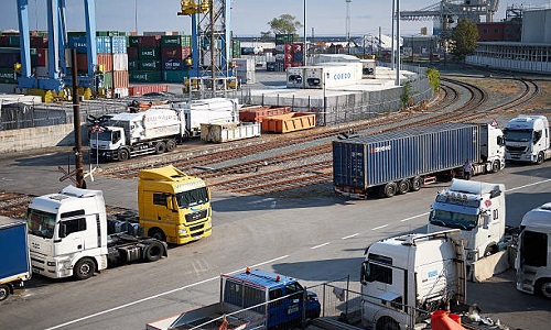 Protesta autotrasportatori – Confcommercio e Confesercenti: “Gli scaffali dei supermercati ormai privi di derrate alimentari.