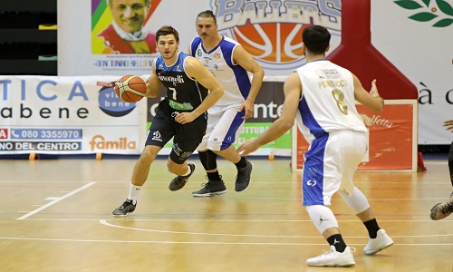 Basket:Dinamo socnfitta di misura 