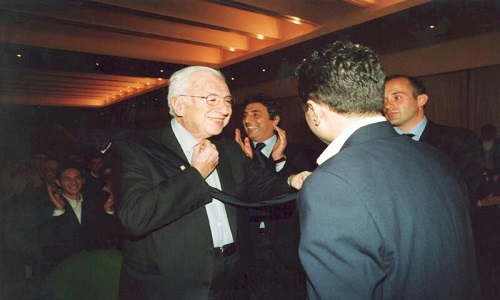 D'Attis primo giorno in Parlamento per il brindisino di Forza Italia con la cravatta che gli regalò il Presidente  Cossiga 