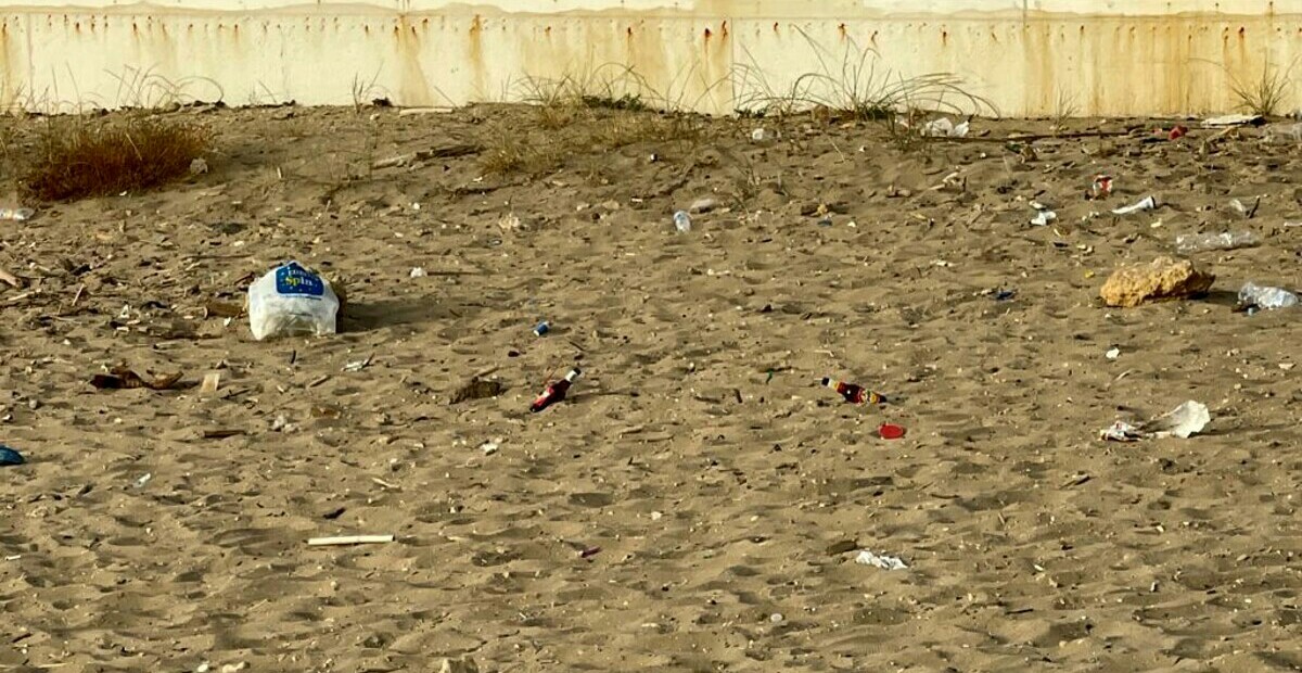 Comune su mancata pulizia della spiaggia attigua all'ex Lido Poste