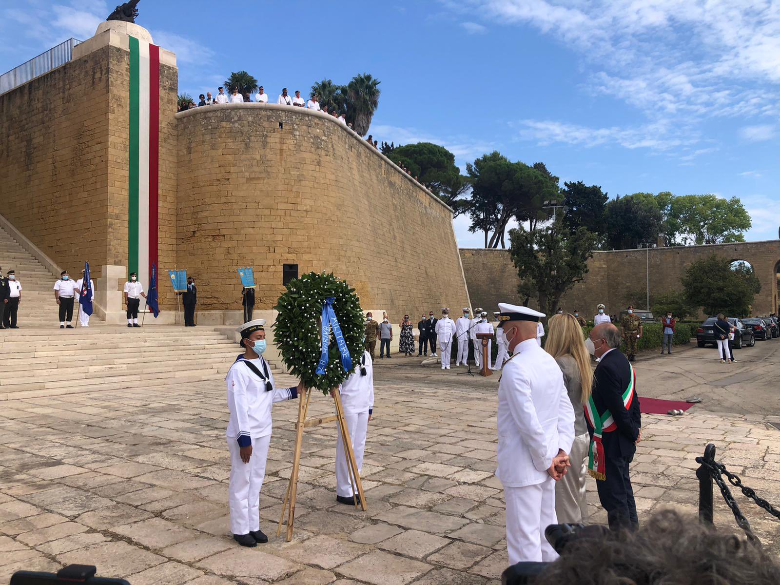 Presso il Monumento al Marinaio d'Italia celebrata la Giornata della memoria dei marinai scomparsi in mare