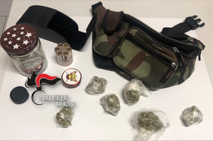 Mesagne. Sorpresi con sostanze stupefacenti, un arresto e una denuncia