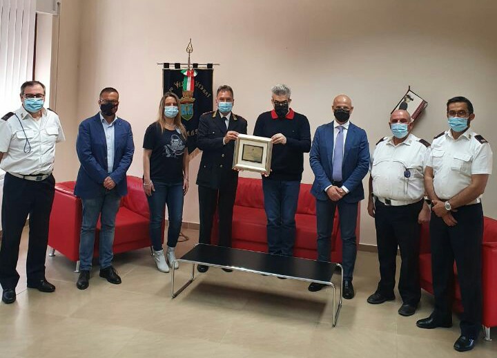 IX Giornata cittadina della Legalità a Mesagne: una targa dell'Amministrazione per l'impegno delle Forze dell'ordine