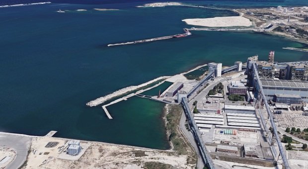 Stato di agitazione degli addetti al servizio di sbarco carbone del porto di Brindisi
