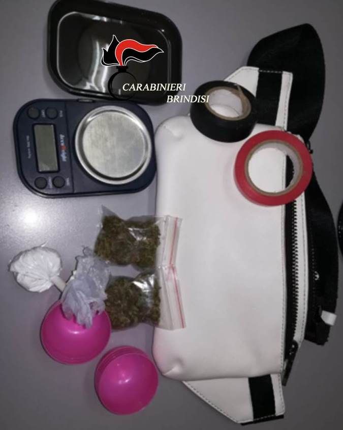 Brindisi: una persona arrestata e due segnalate all’Autorità Amministrativa per uso personale di sostanze stupefacenti.