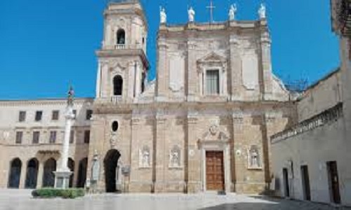 Mercoledi 28 agosto saranno presentati i lavori di restauro della cattedrale e delle statue  in Piazza Duomo 