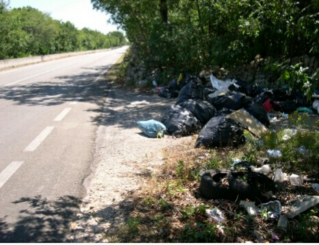 Individuata una discarica  abusiva di rifiuti dalla Polizia  locale della Provincia    sulla SP Ceglie M.ca-Martina Franca