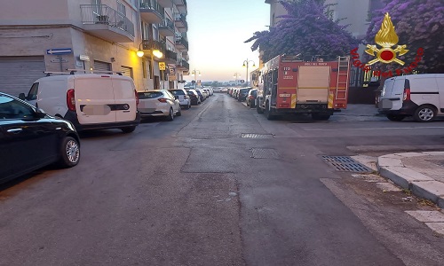 Brindisi intervento a San Pietro per un incendio di un motoveicolo Ape