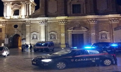 Sabato notte – Controlli dei Carabinieri alla movida nel Centro Storico di Brindisi.