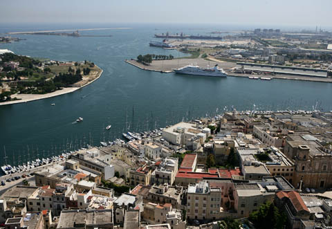 Porto di Brindisi: continuano ad aumentare sensibilmente i volumi di traffico. Anche marzo fa  registrare numeri in netta e significativa crescita, rispetto allo stesso periodo del 2019