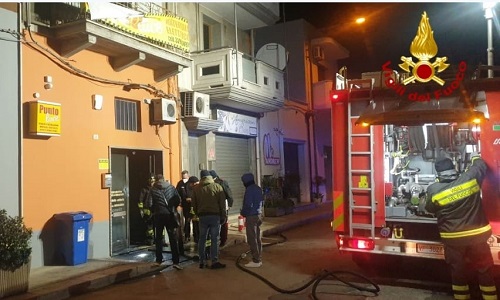 San Vito incendio ad un negozio di articoli elettrici 