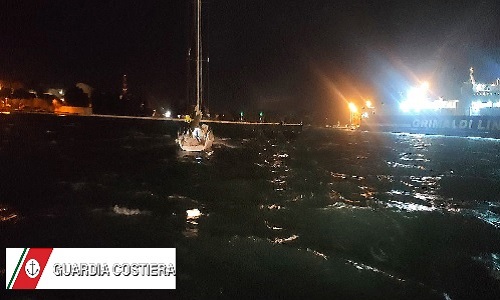 Brindisi:Barca a vela in difffcolta' soccorsa dalla Guardia costiera 