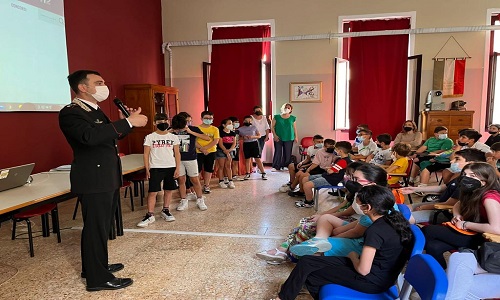 Latiano. I Carabinieri incontrano gli studenti.