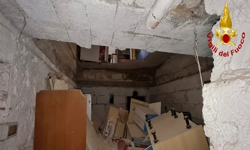 Torre S.Susanna crollo di un pavimento di una abitazione