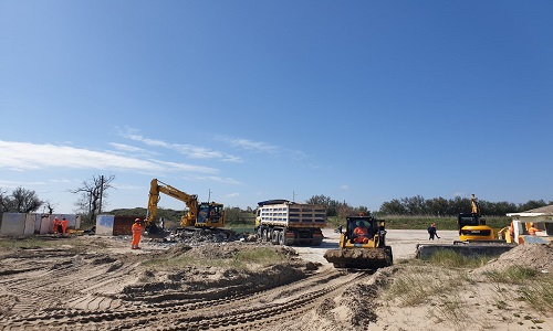 Iniziata la riqualificazione dell’ex lido Giancola con la demolizione dei manufatti