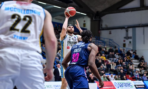 Happy casa chiude in modo di nuovo  negativo il 2023 contro Cremona.Ennesima sconfitta 75-58 