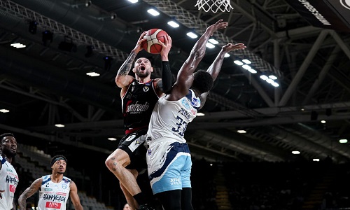 Happy casa gara uno dei play off senza storia:Bologna super 104-68 