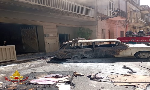 Francavilla Fontana incendio in Via San Nicola