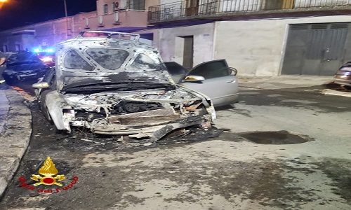 Torre Santa Susanna incendio auto 