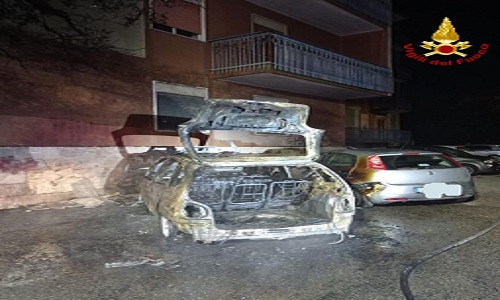 San Vito incendio di due auto 