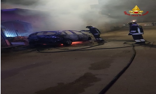 San Pietro incendio di auto nella notte