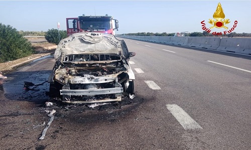 Ss 369 incendio di un'autovettura 