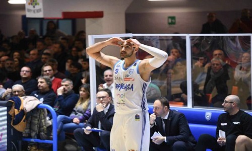 Happy casa battuta d'arresto contro Avellino per un solo canestro 68-70