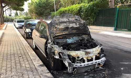 Brindisi e S.Pietro: due auto in fiamme nella notte