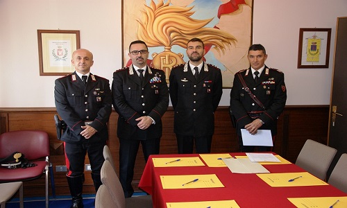 Brindisi: il Comandante Provinciale dei Carabinieri premia i militari distintisi in attività di servizio.