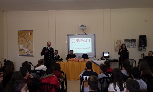 Carovigno: i Carabinieri incontrano gli studenti nell’ambito del progetto di diffusione della “cultura della legalità.