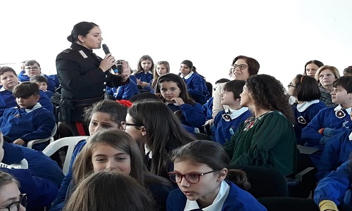  Francavilla Fontana: i Carabinieri incontrano gli scolari della Scuola “De Amicis-San Francesco” nell’ambito del progetto di diffusione della “cultura della legalità