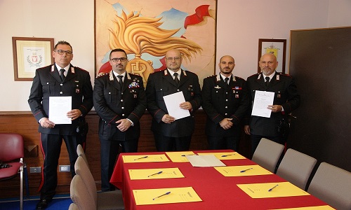 Brindisi: il Comandante Provinciale dei Carabinieri premia i militari distintisi in attività di servizio.