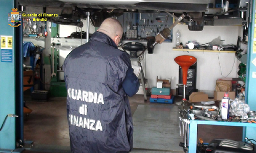 Erchie e Oria: Scoperte un’officina meccanica ed una autocarrozzeria abusive, totalmente sconosciute al fisco