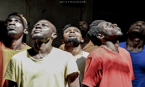 La danza e il sociale: Gli immigrati del centro di accoglienza C.A.R.A. di Restinco Brindisi danzeranno per i detenuti il giorno 8 giugno nella Casa Circondariale di Brindisi.