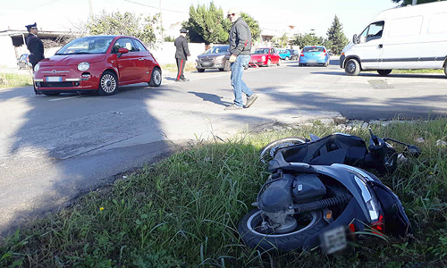 San Pietro Vernotico: incidente tra auto e scooter sulla circonvallazione. Due feriti