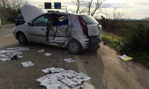 Brindisi: violento scontro tra auto sulla complanare. Due feriti