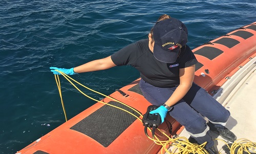 Il laboratorio ambientale mobile della Guardia Costiera nell'Area Marina Protetta di Torre Guaceto