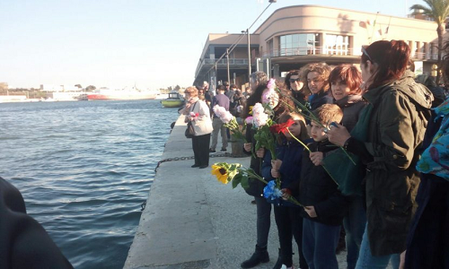 Domani lancio di fiori in mare in ricordo delle vittime della Kater I Rades