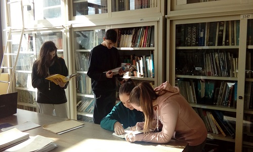 Brindisi: Al Liceo Simone si impara il mestiere di Bibliotecario