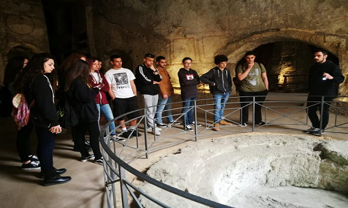 Liceo Artistico: La porcellana di capodimonte.... da Napoli a Brindisi